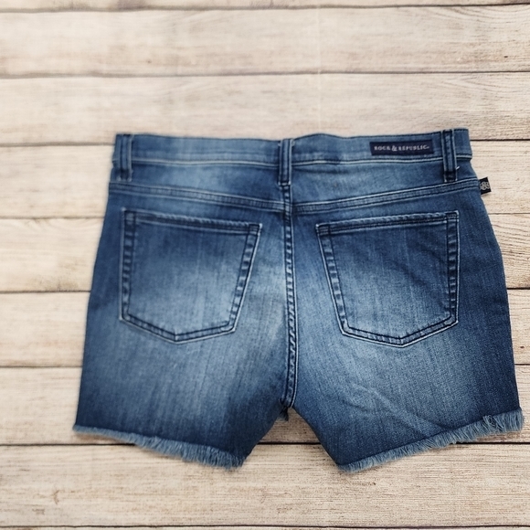 Rock & Republic Pixie Metal Stud Zipper‎ Jean Shorts - Picture 4 of 7